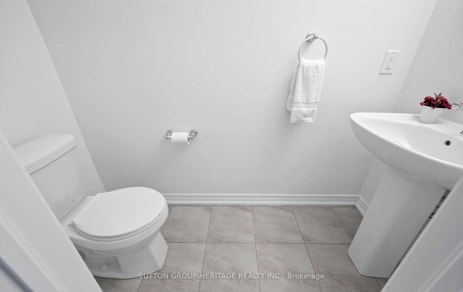 Photo 16 of 16 Sorbara Way, Whitby, Brooklin — HOMEH