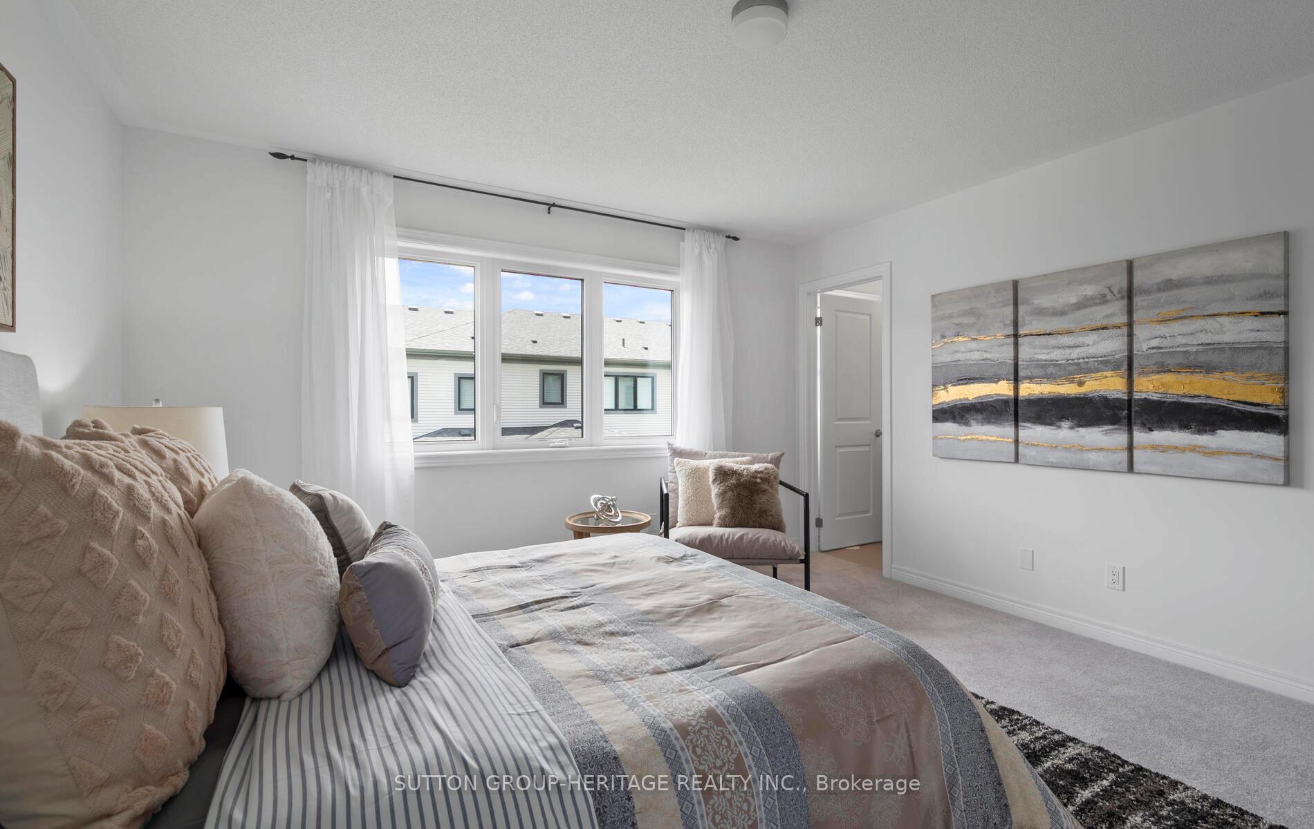 Photo 18 of 16 Sorbara Way, Whitby, Brooklin — HOMEH