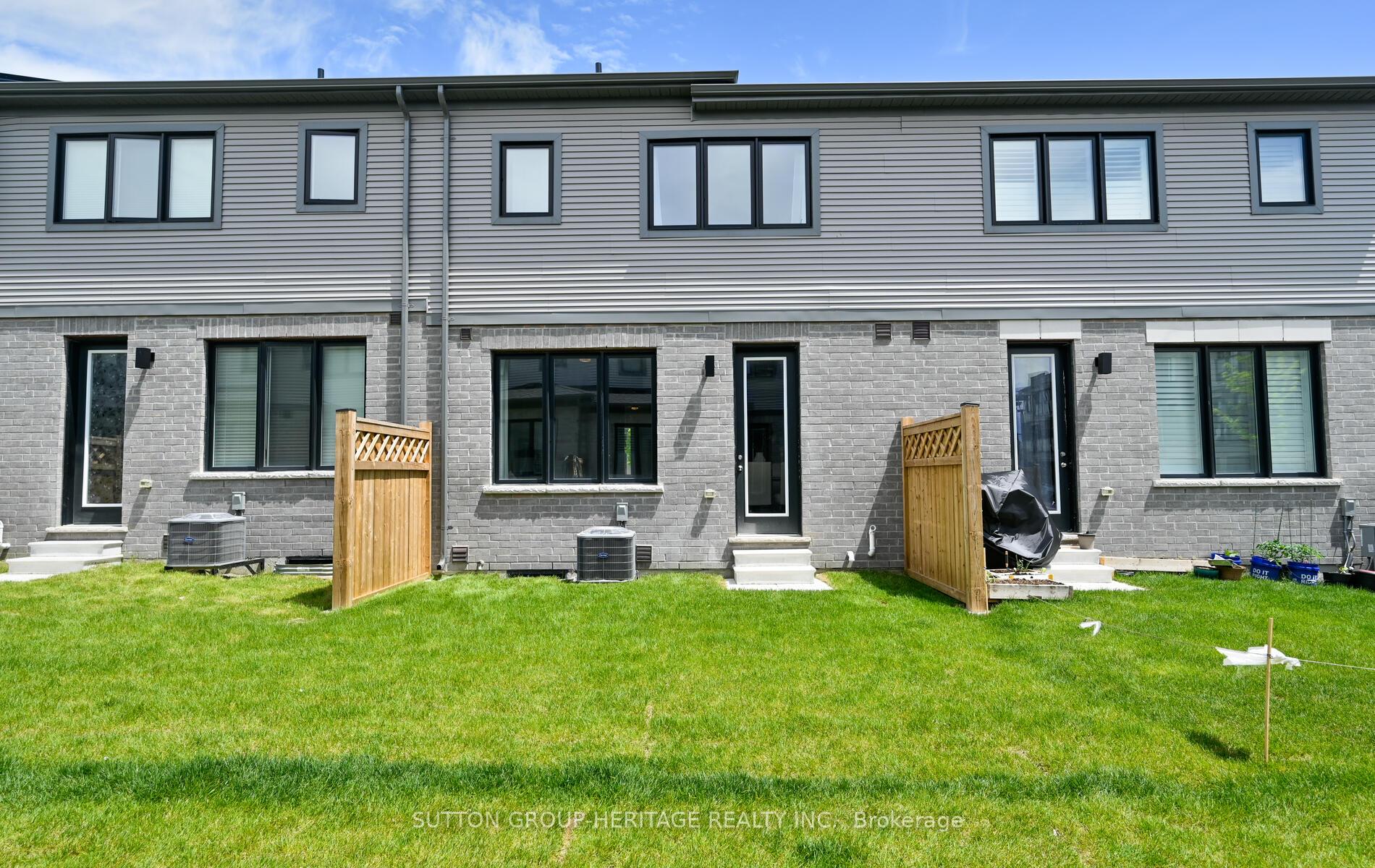 Photo 26 of 16 Sorbara Way, Whitby, Brooklin — HOMEH