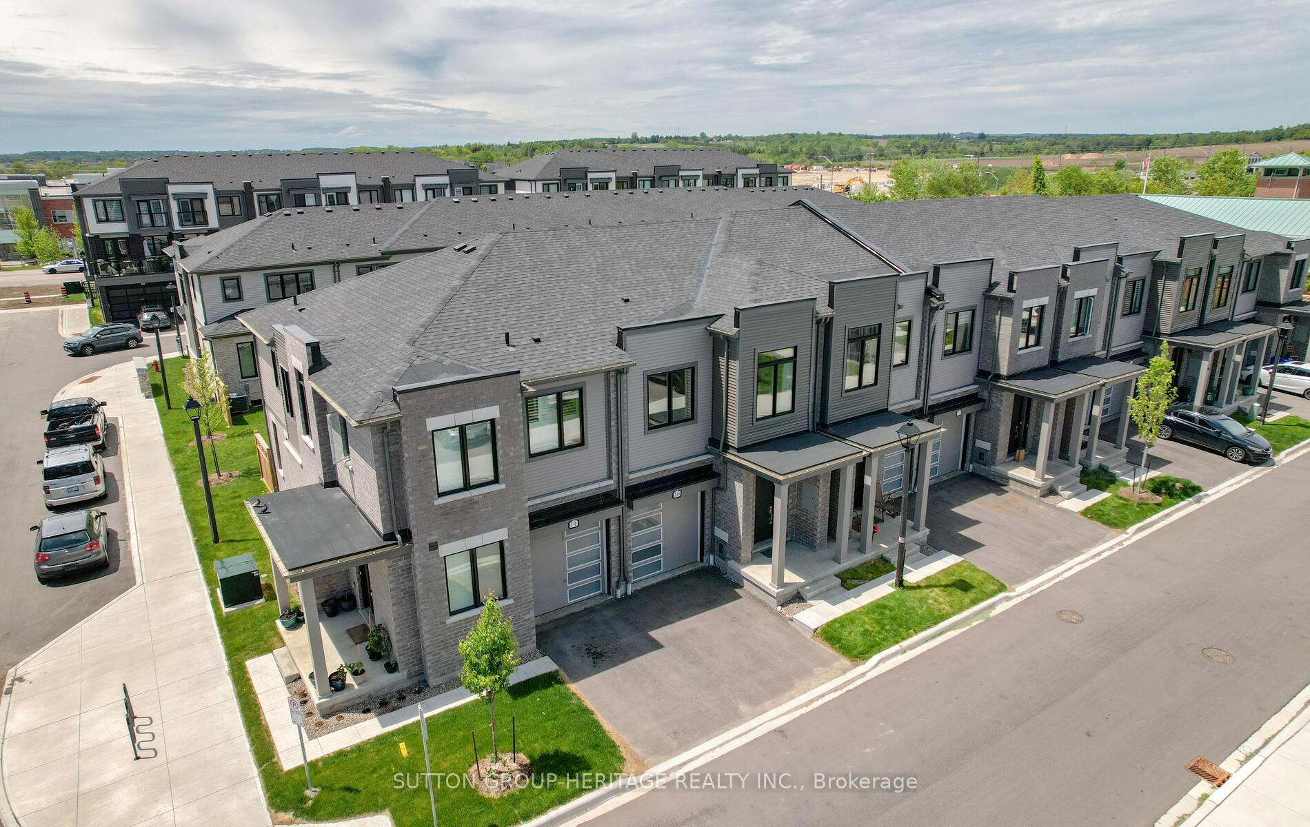 Photo 27 of 16 Sorbara Way, Whitby, Brooklin — HOMEH