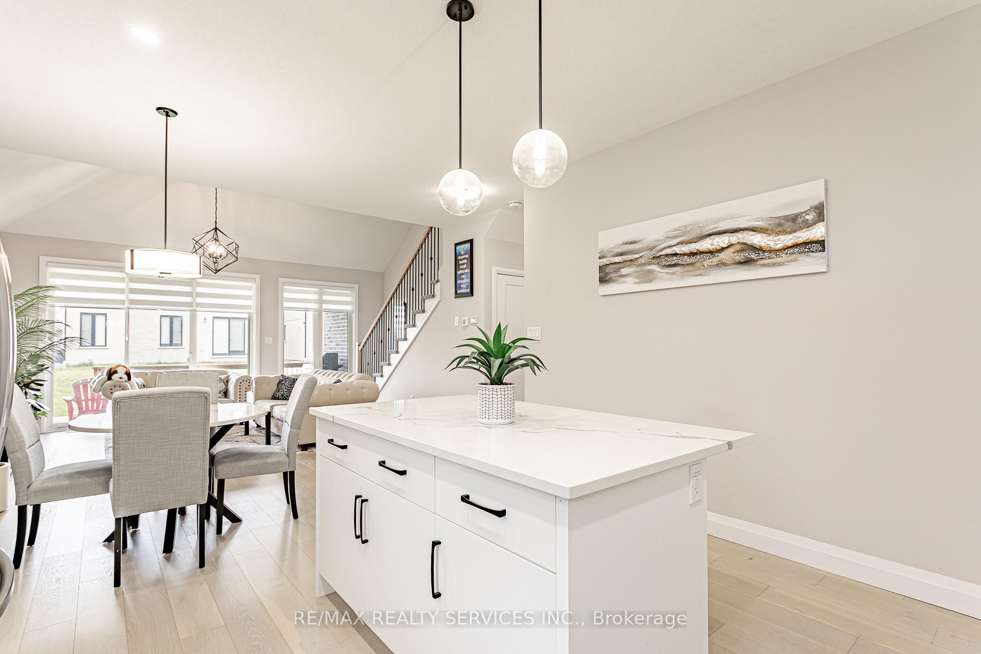 Photo 7 of 51 Wenger Road W, Woolwich, Elmira — HOMEH