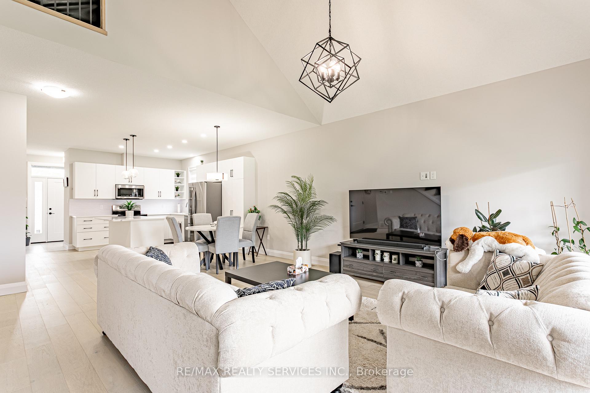 Photo 12 of 51 Wenger Road W, Woolwich, Elmira — HOMEH