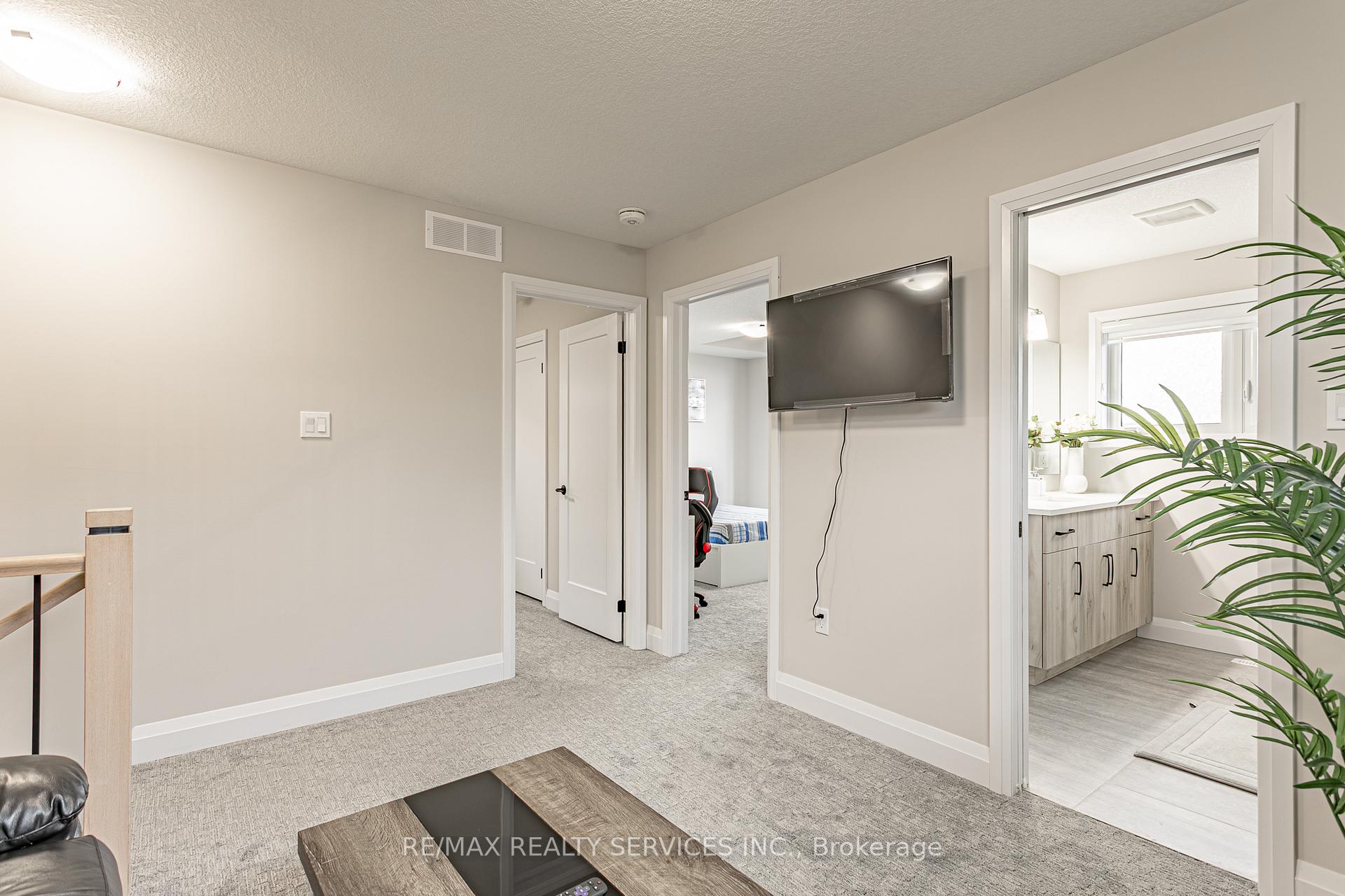 Photo 27 of 51 Wenger Road W, Woolwich, Elmira — HOMEH