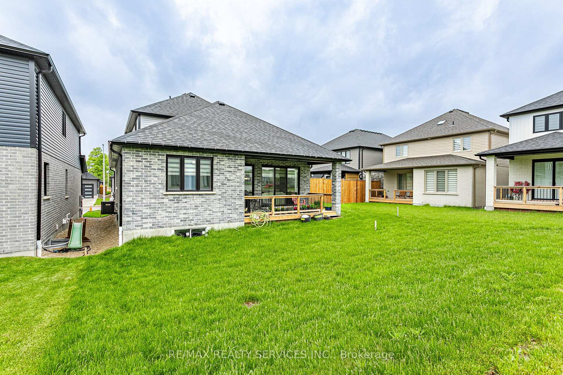 Photo 30 of 51 Wenger Road W, Woolwich, Elmira — HOMEH
