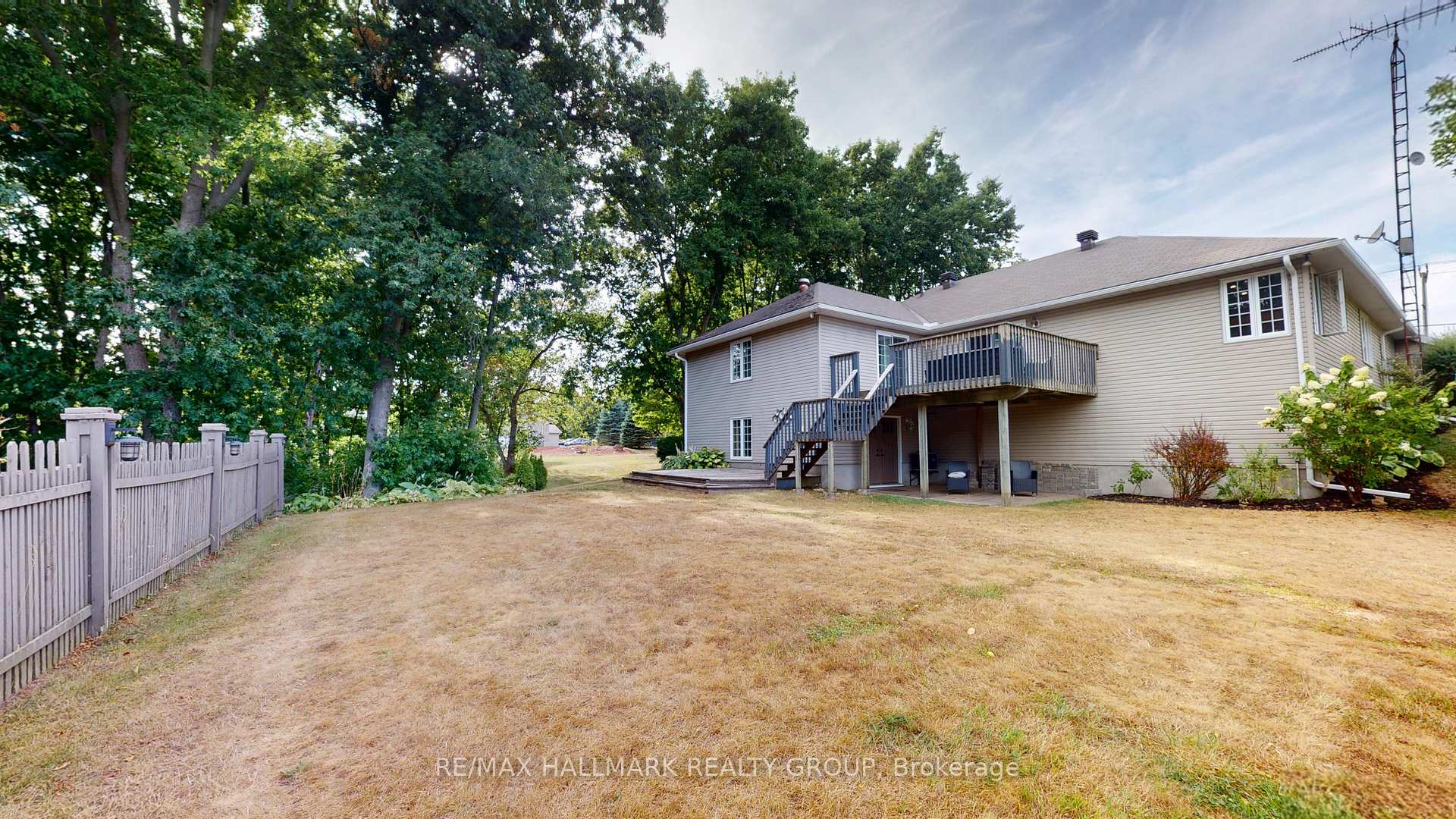 Photo 32 of 2661 Mcintosh Road W, Augusta, Augusta Twp — HOMEH