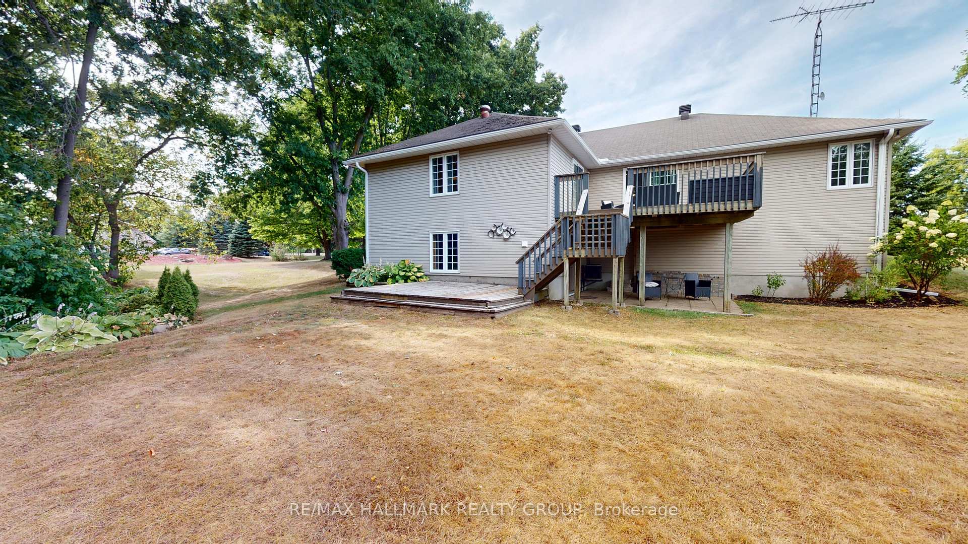 Photo 37 of 2661 Mcintosh Road W, Augusta, Augusta Twp — HOMEH