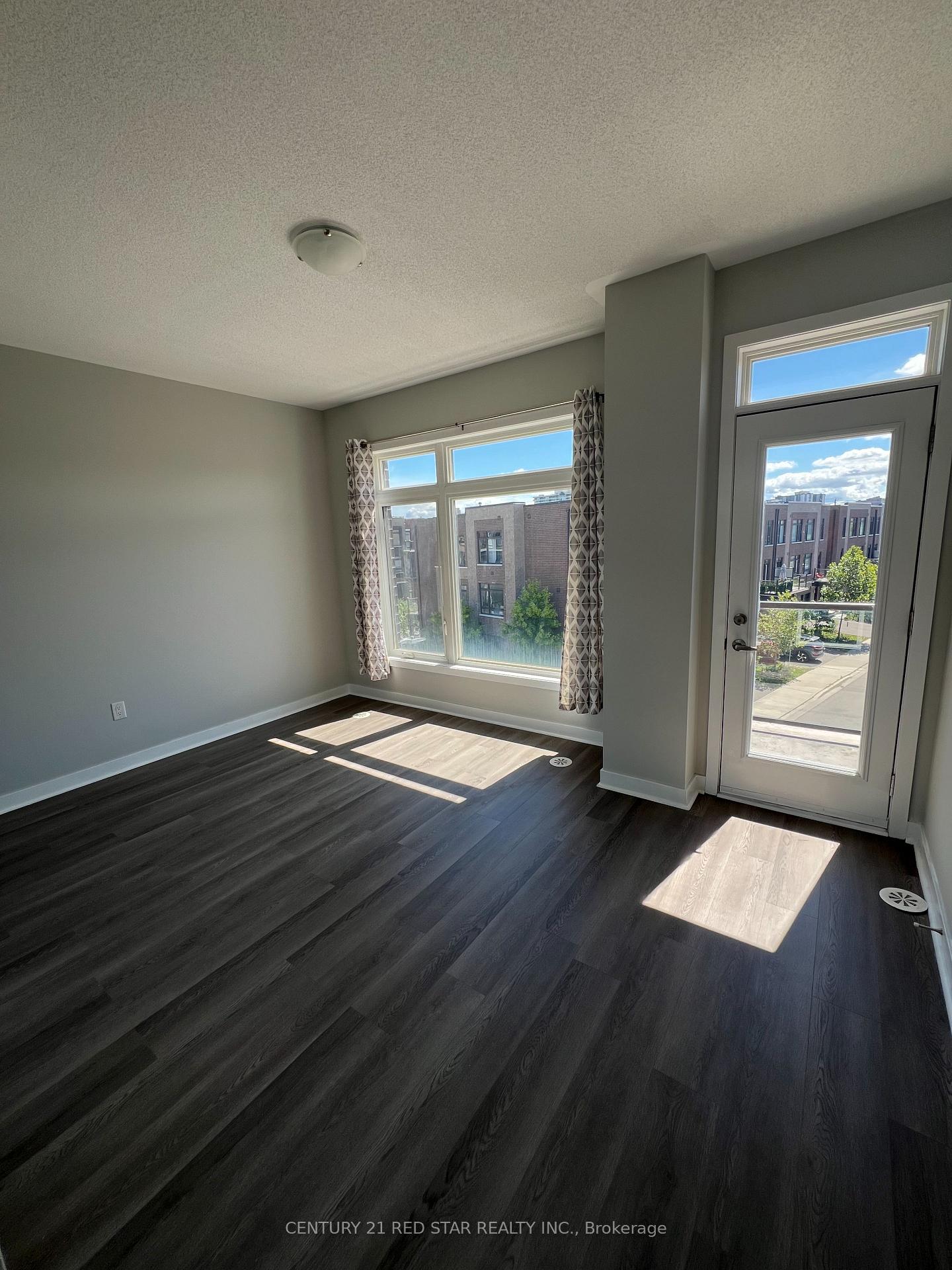 Photo 9 of 218 Dalhousie Street, Vaughan, Vaughan Grove — HOMEH