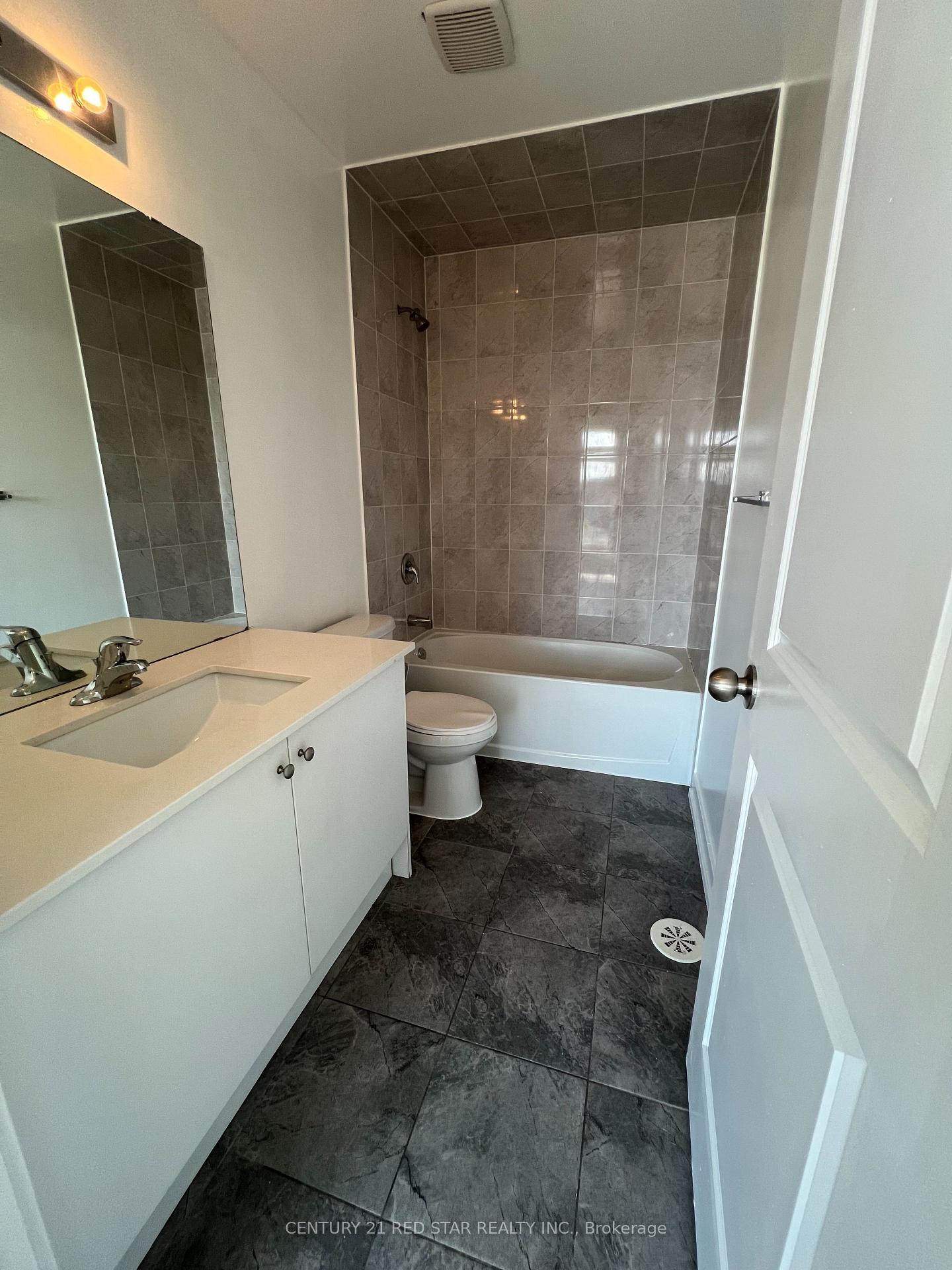 Photo 12 of 218 Dalhousie Street, Vaughan, Vaughan Grove — HOMEH