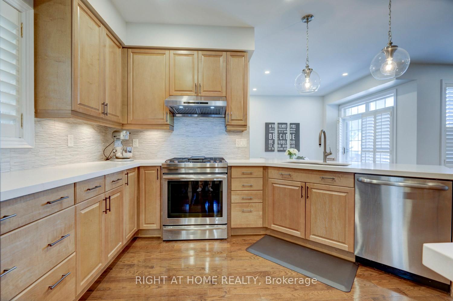 Photo 6 of 19 Charity Crescent, Markham, Cathedraltown — HOMEH