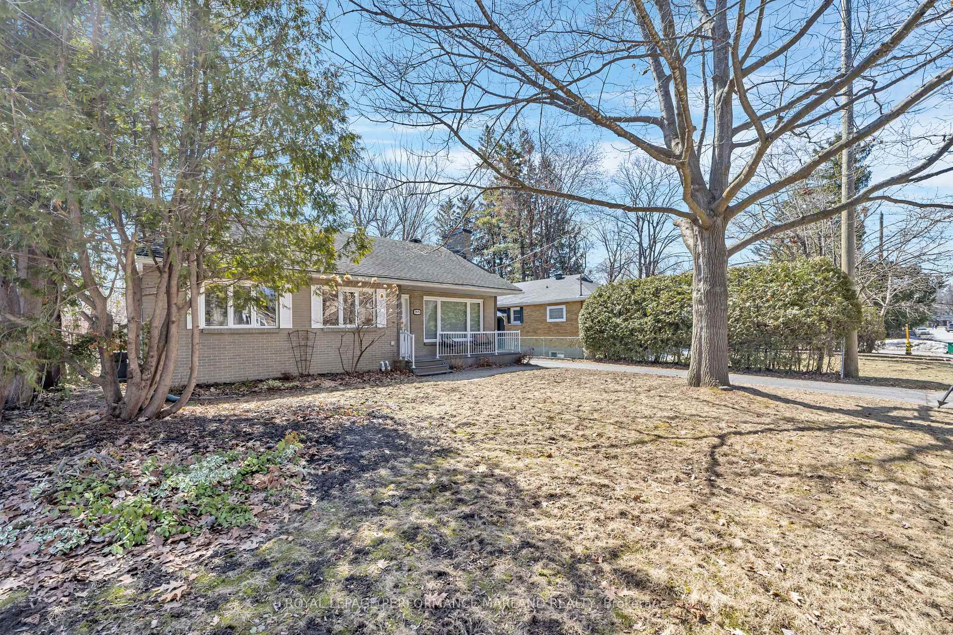 Front of 2075 Woodcrest Road