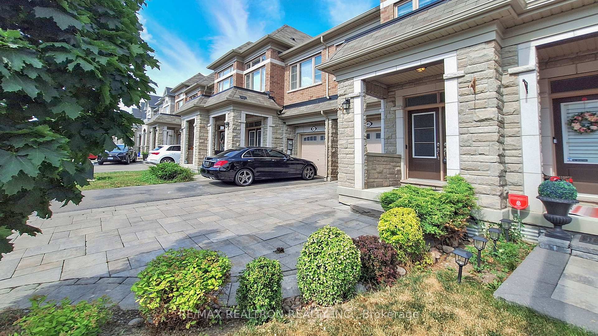 Photo 5 of 45 Vedette Way, Vaughan, Vellore Village — HOMEH