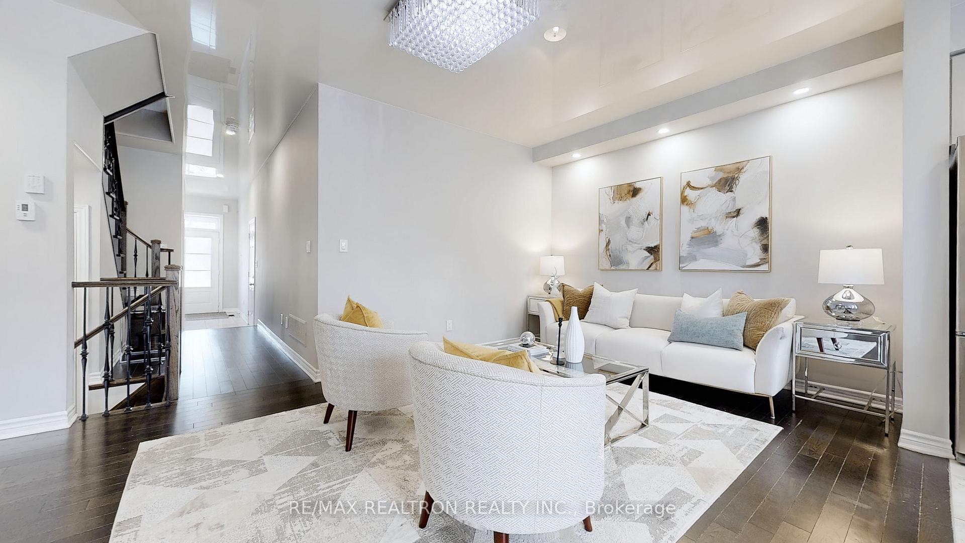 Photo 10 of 45 Vedette Way, Vaughan, Vellore Village — HOMEH