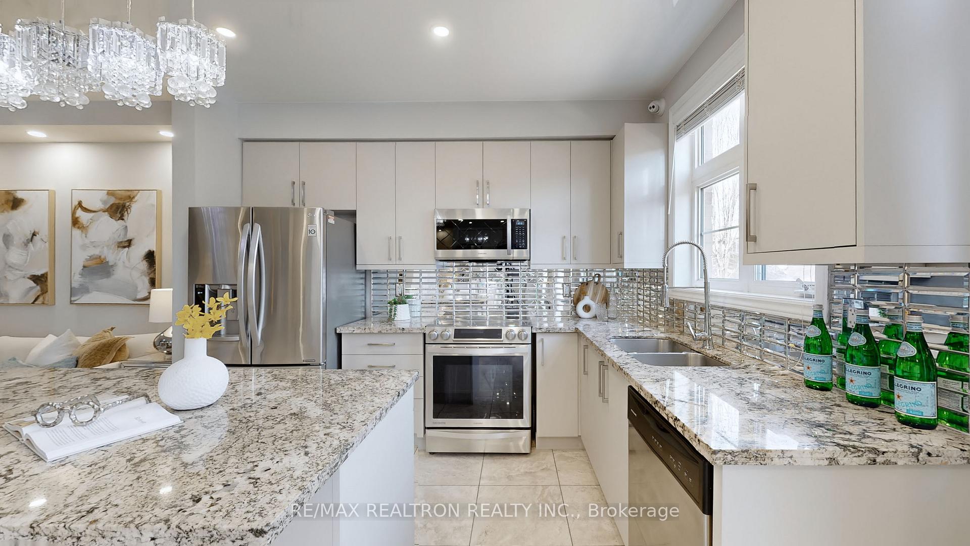 Photo 16 of 45 Vedette Way, Vaughan, Vellore Village — HOMEH