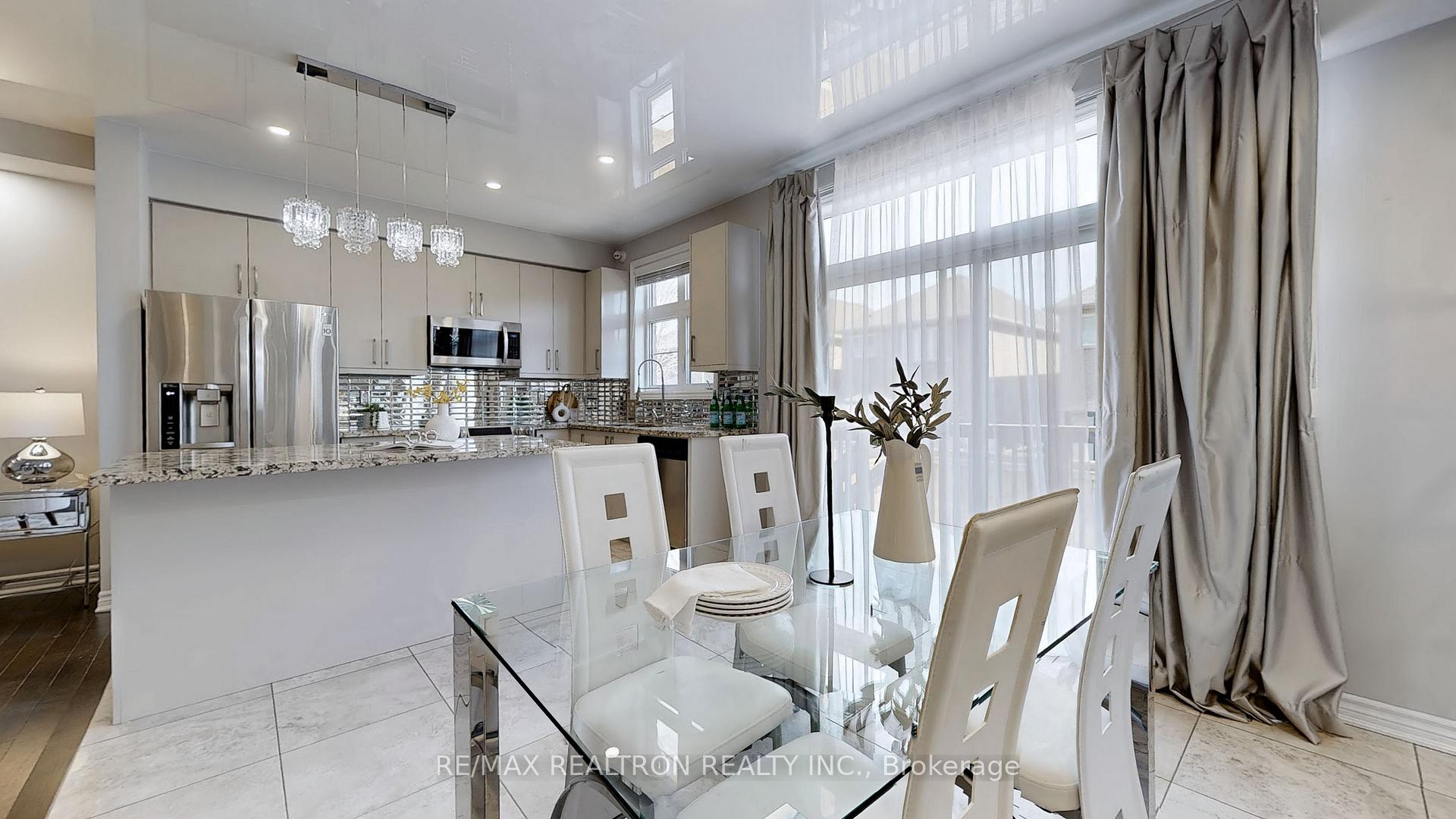 Photo 19 of 45 Vedette Way, Vaughan, Vellore Village — HOMEH