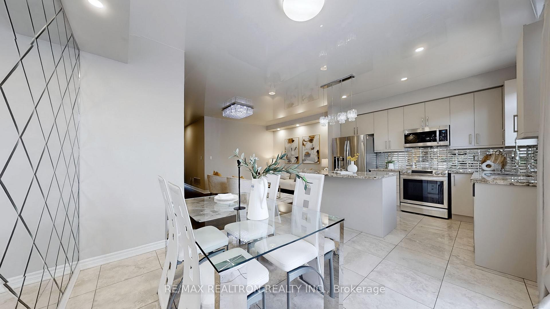 Photo 20 of 45 Vedette Way, Vaughan, Vellore Village — HOMEH