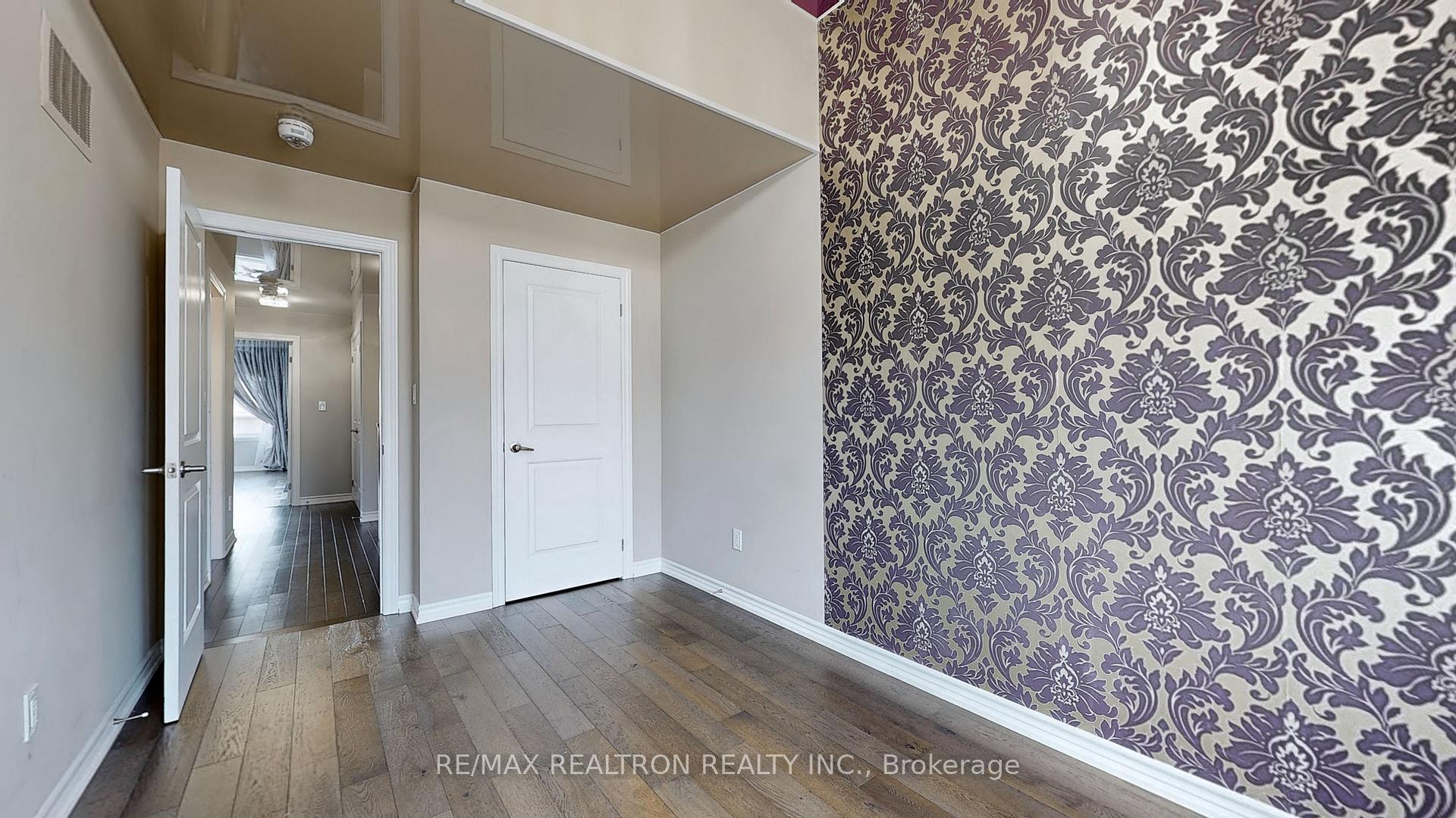 Photo 33 of 45 Vedette Way, Vaughan, Vellore Village — HOMEH