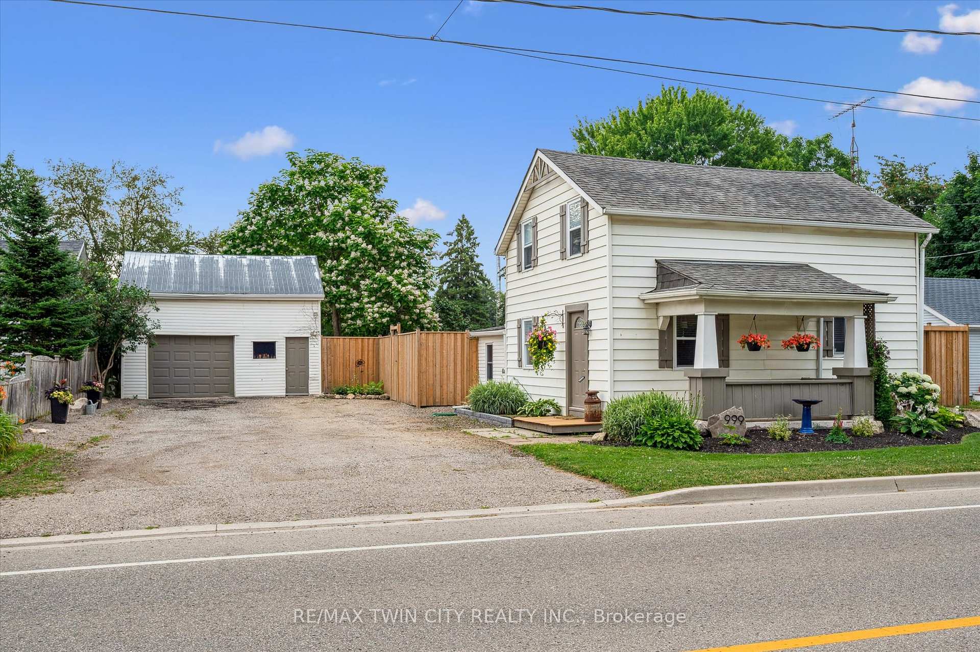 Photo 3 of 999 Northfield Drive E, Woolwich — HOMEH
