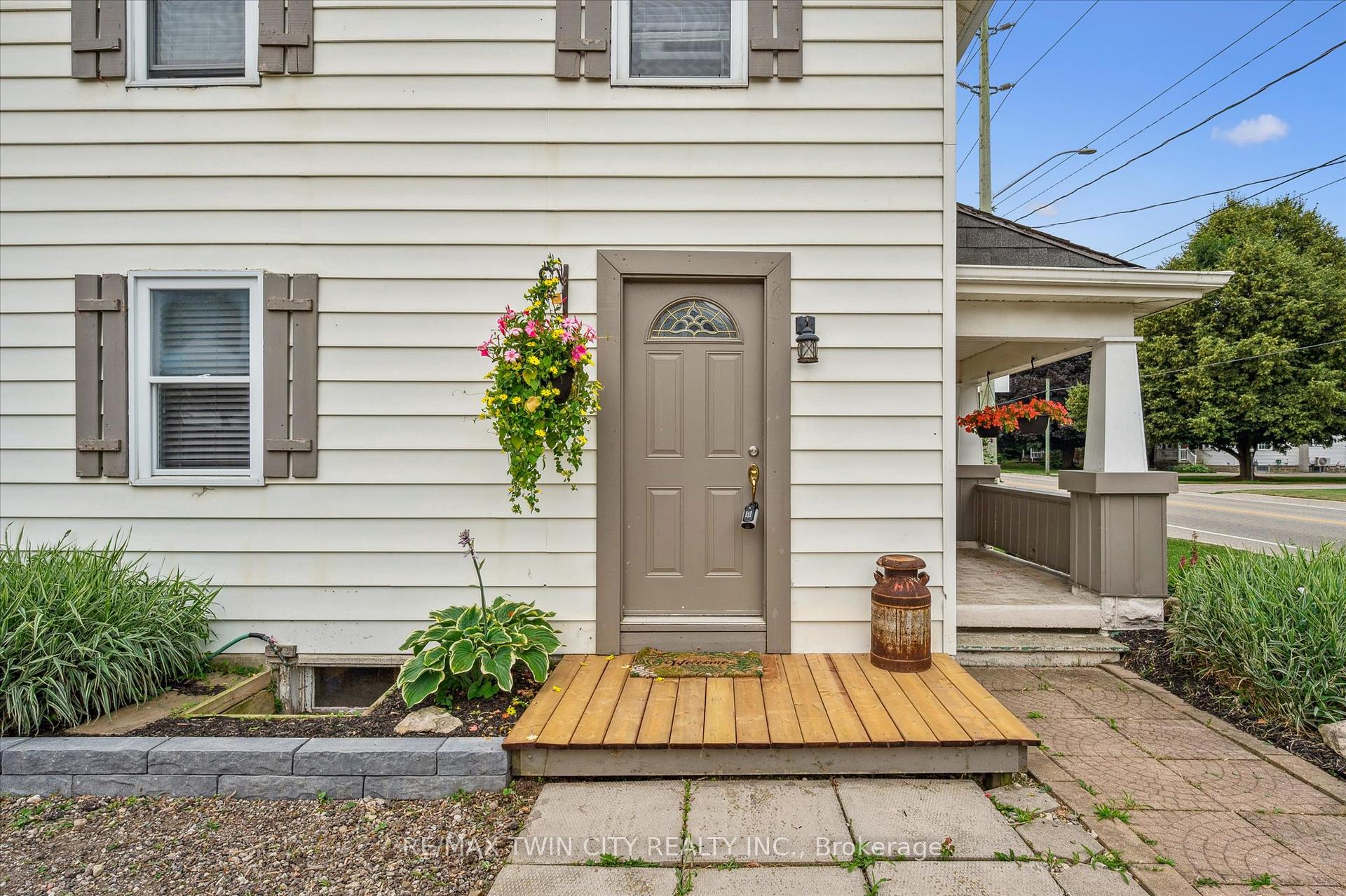 Photo 5 of 999 Northfield Drive E, Woolwich — HOMEH