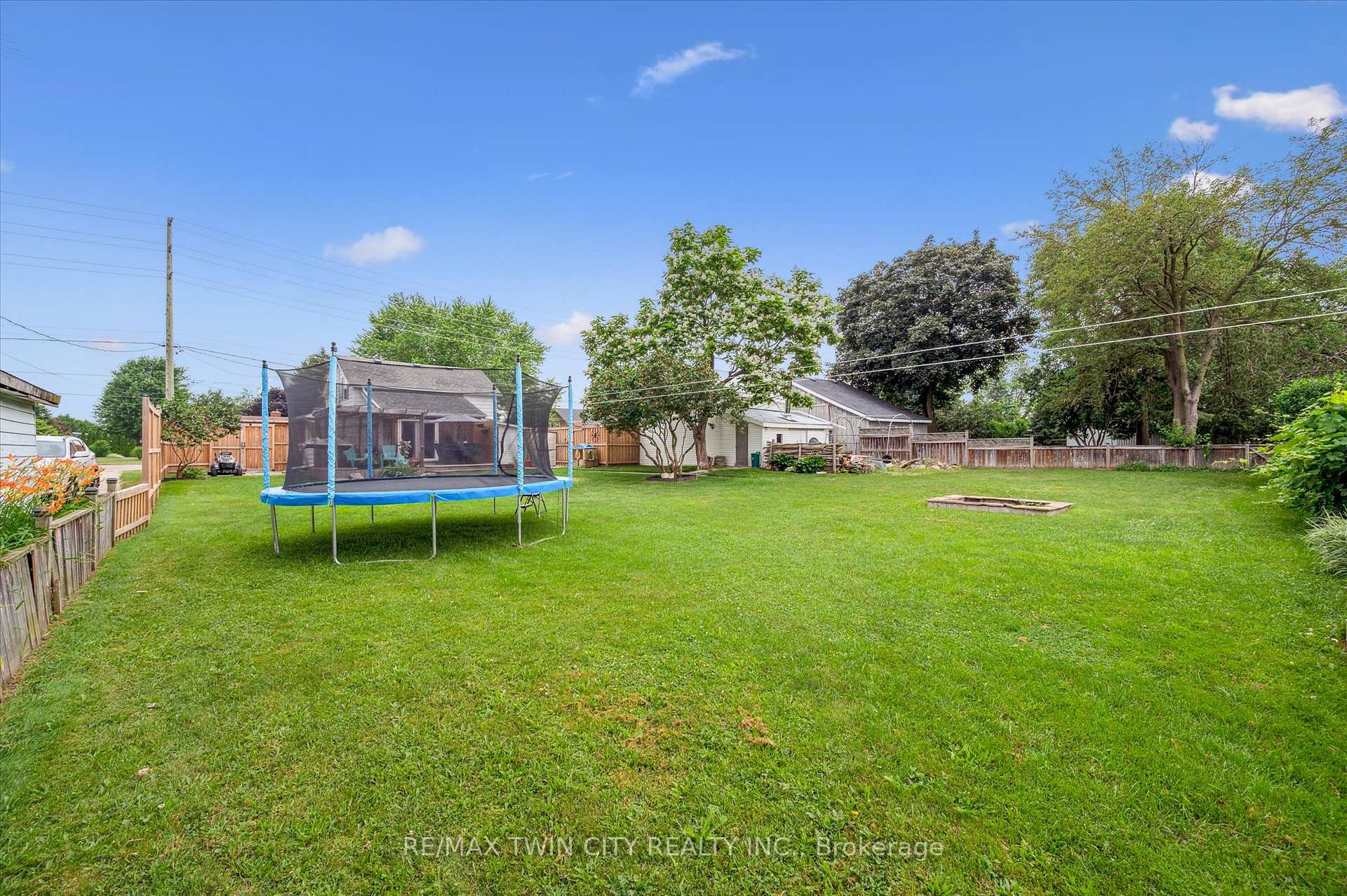 Photo 34 of 999 Northfield Drive E, Woolwich — HOMEH
