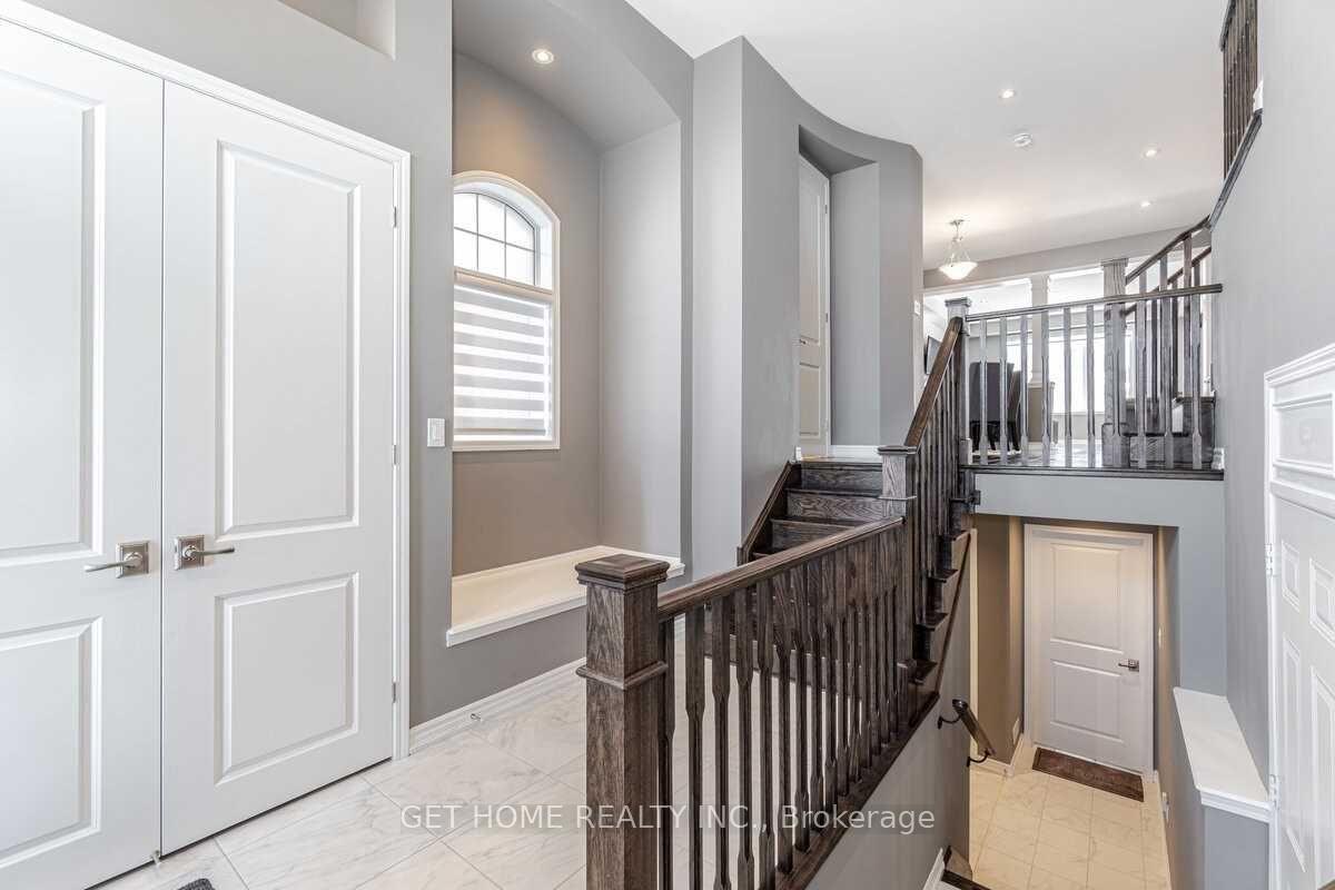 Photo 3 of Unit Main, 37 First Nations Trail, Vaughan, Kleinburg — HOMEH