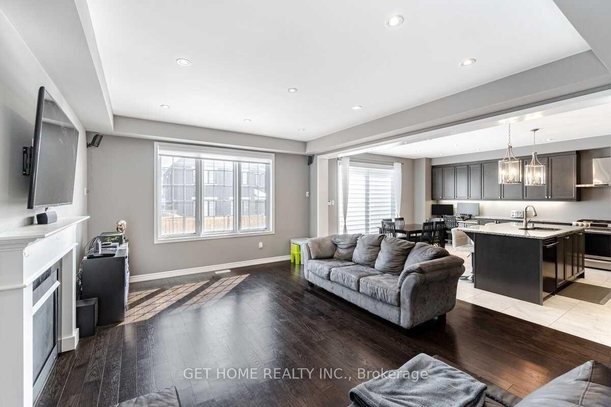 Photo 8 of Unit Main, 37 First Nations Trail, Vaughan, Kleinburg — HOMEH