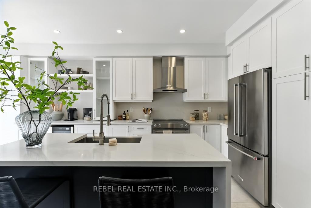 Photo 6 of 115 James Govan Drive, Whitby, Port Whitby — HOMEH