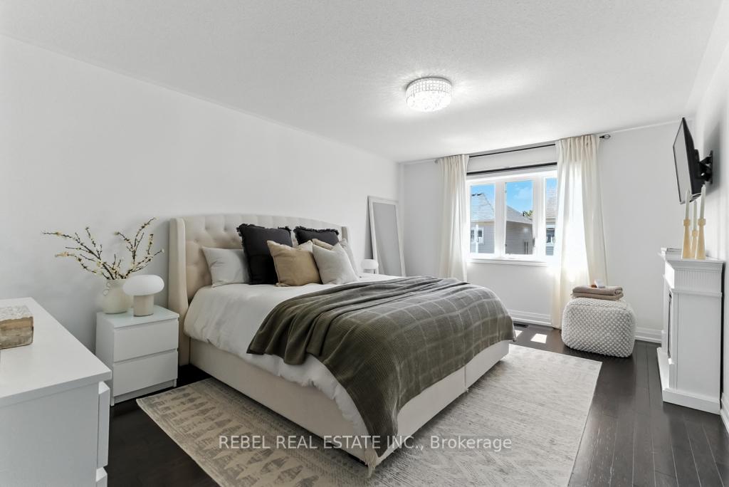 Photo 34 of 115 James Govan Drive, Whitby, Port Whitby — HOMEH