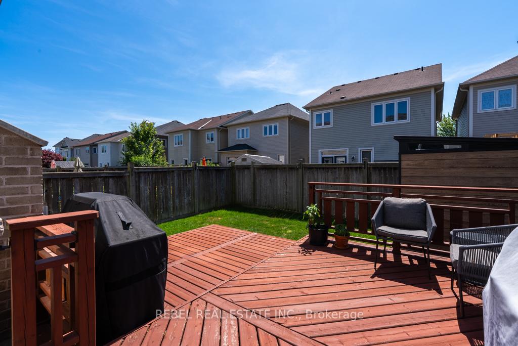 Photo 43 of 115 James Govan Drive, Whitby, Port Whitby — HOMEH