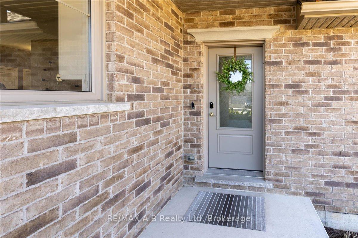 Photo 4 of 270 Sunset Drive, West Perth, Mitchell — HOMEH