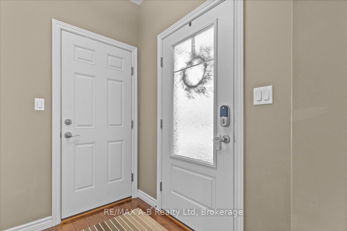 Photo 5 of 270 Sunset Drive, West Perth, Mitchell — HOMEH
