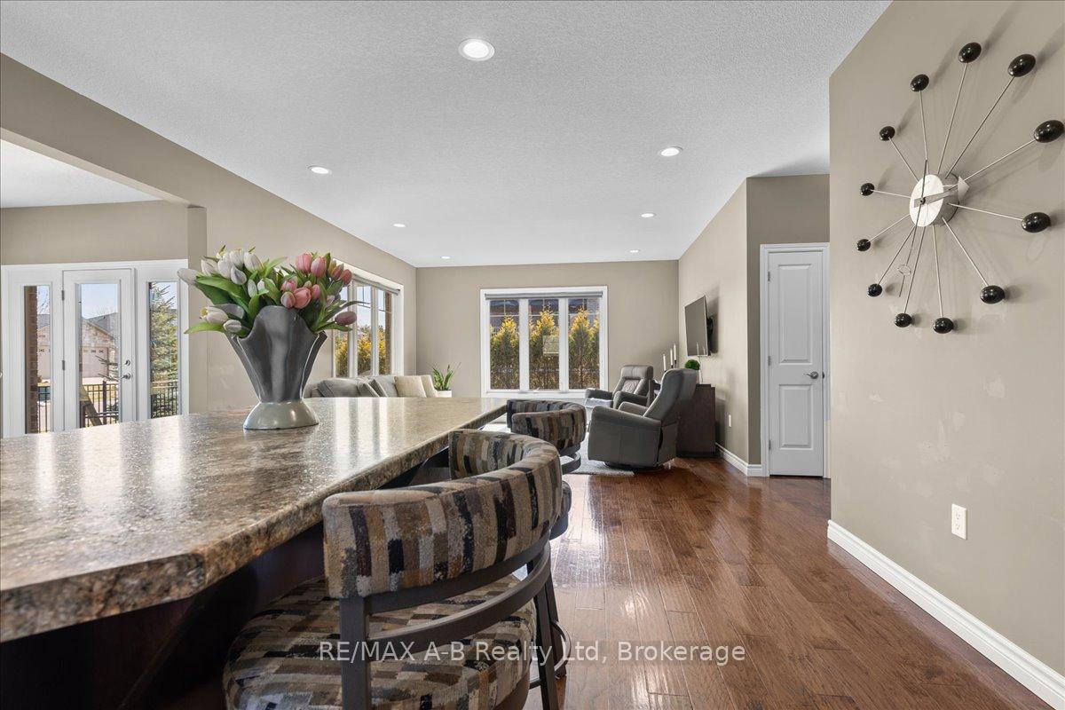 Photo 10 of 270 Sunset Drive, West Perth, Mitchell — HOMEH