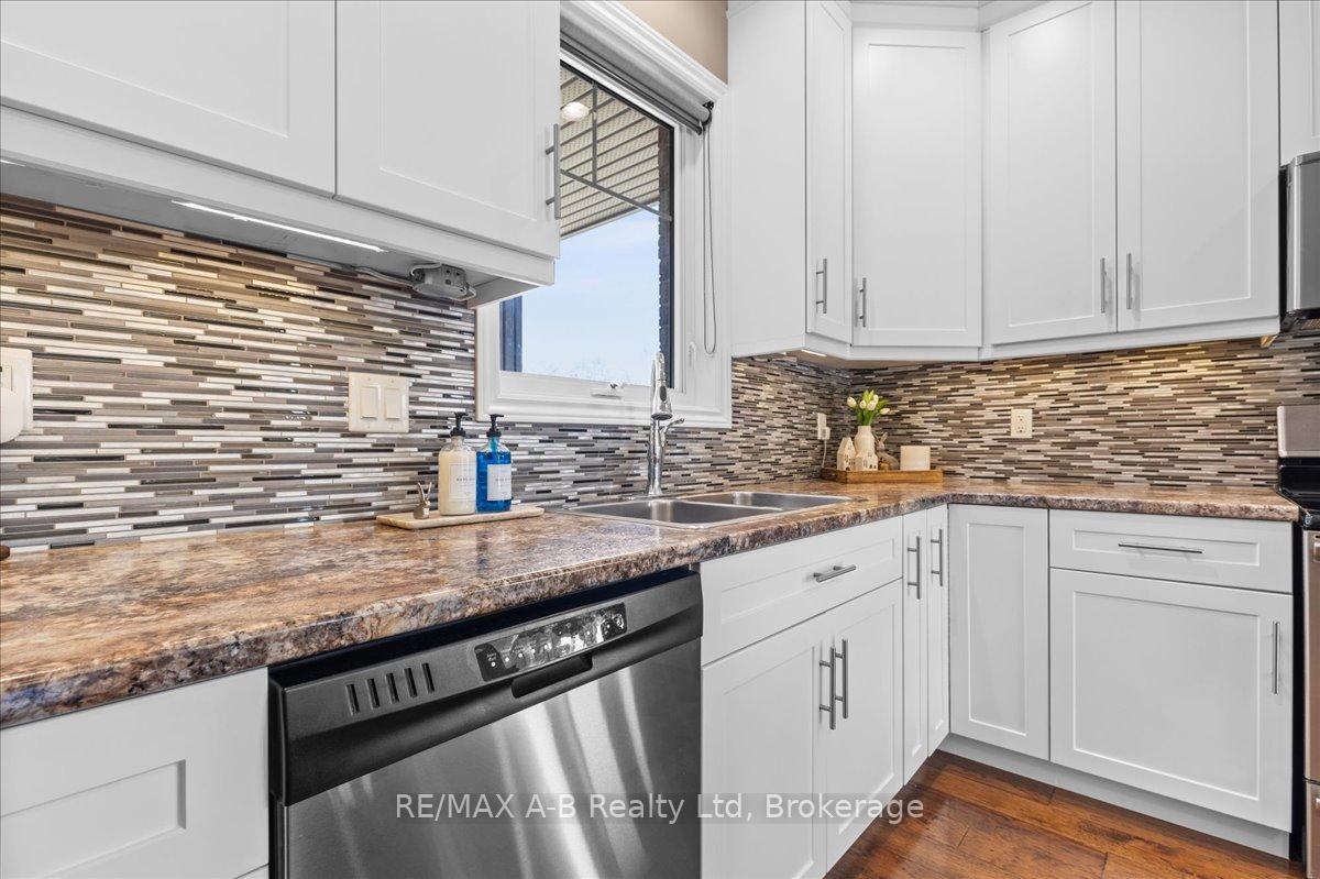 Photo 11 of 270 Sunset Drive, West Perth, Mitchell — HOMEH