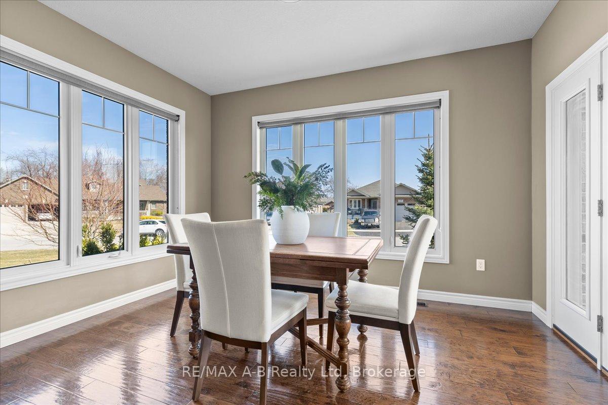Photo 15 of 270 Sunset Drive, West Perth, Mitchell — HOMEH