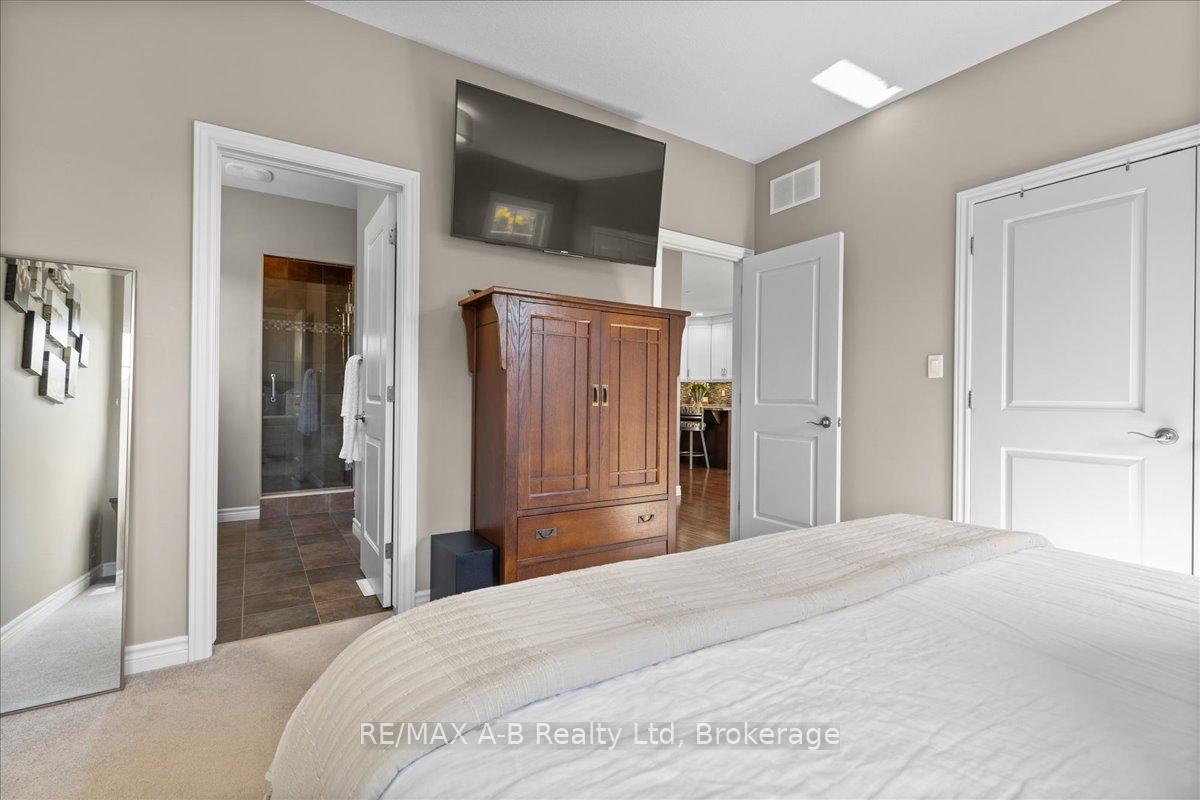 Photo 19 of 270 Sunset Drive, West Perth, Mitchell — HOMEH