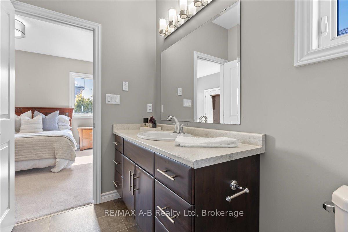 Photo 21 of 270 Sunset Drive, West Perth, Mitchell — HOMEH