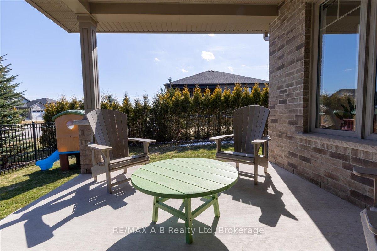Photo 34 of 270 Sunset Drive, West Perth, Mitchell — HOMEH
