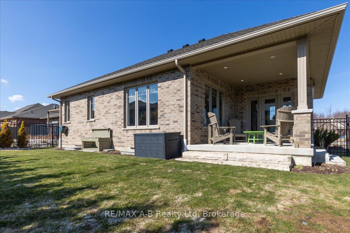 Photo 35 of 270 Sunset Drive, West Perth, Mitchell — HOMEH