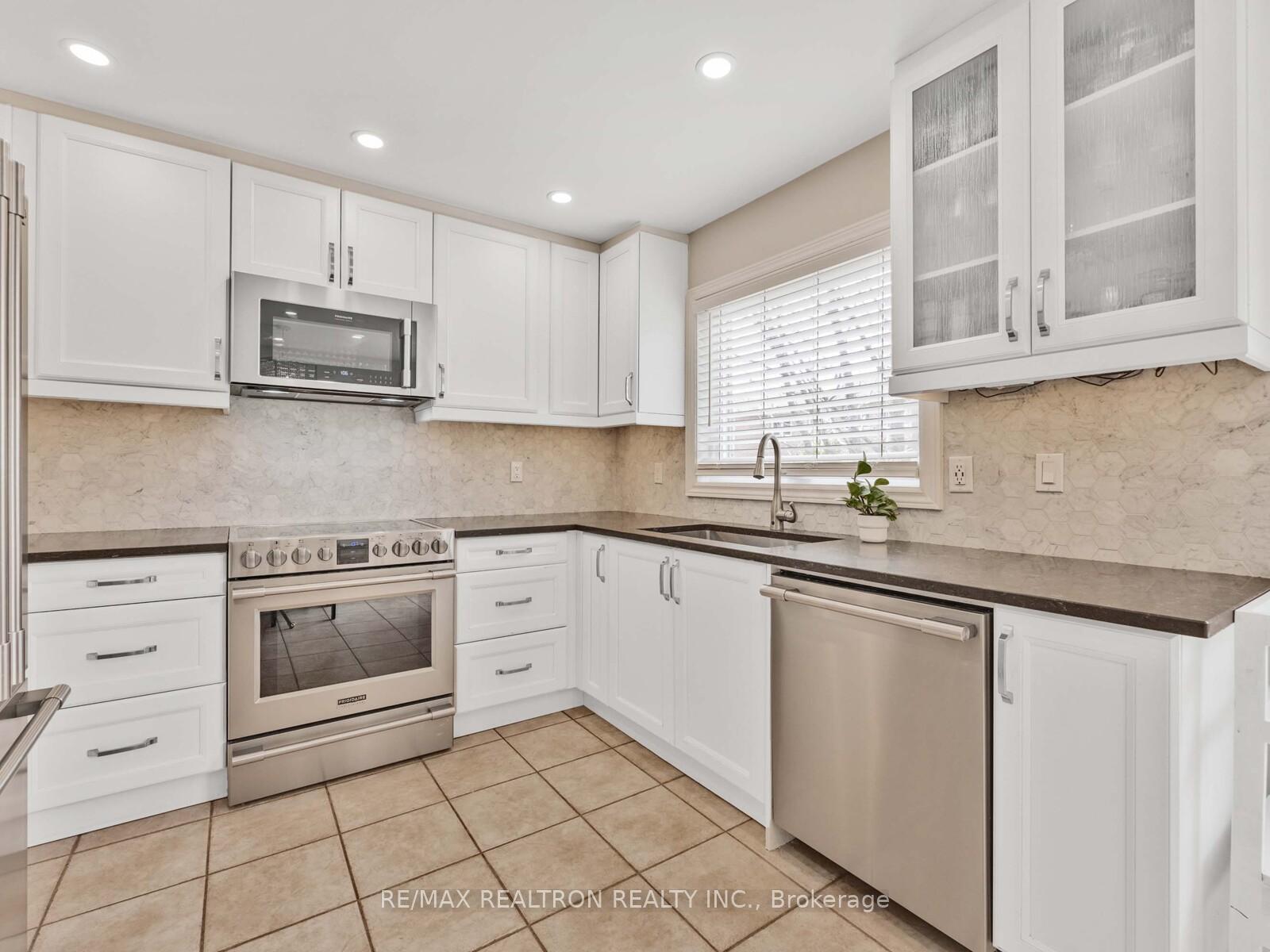 Photo 10 of 86 Marathon Avenue, Vaughan, Patterson — HOMEH