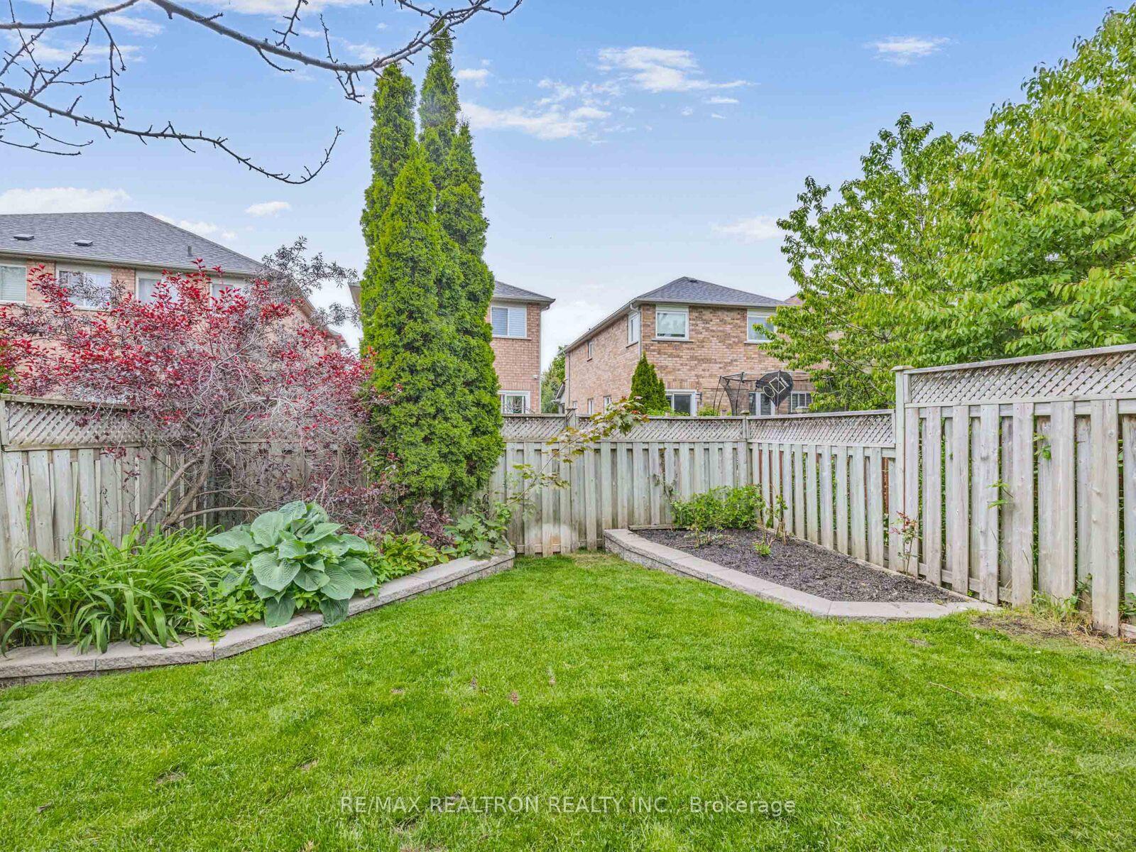 Photo 49 of 86 Marathon Avenue, Vaughan, Patterson — HOMEH