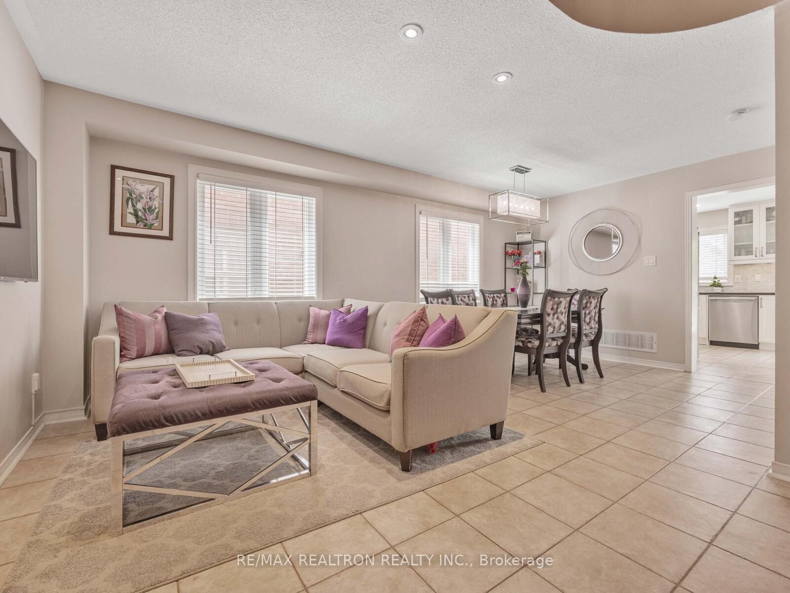 Photo 24 of 86 Marathon Avenue, Vaughan, Patterson — HOMEH