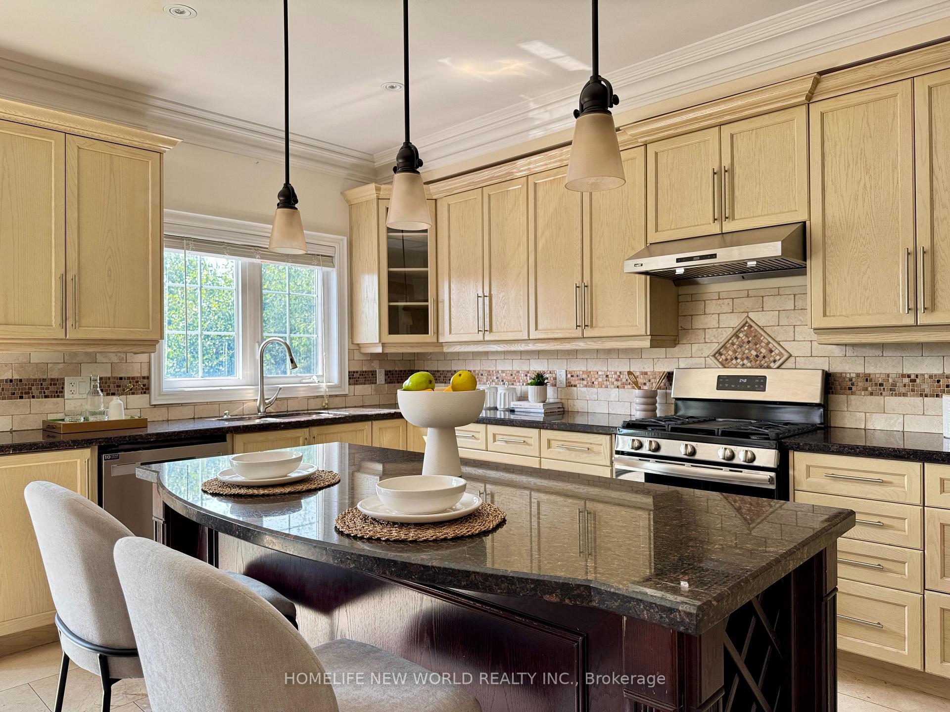 Photo 23 of 117 Lady Karen Crescent, Vaughan, Patterson — HOMEH