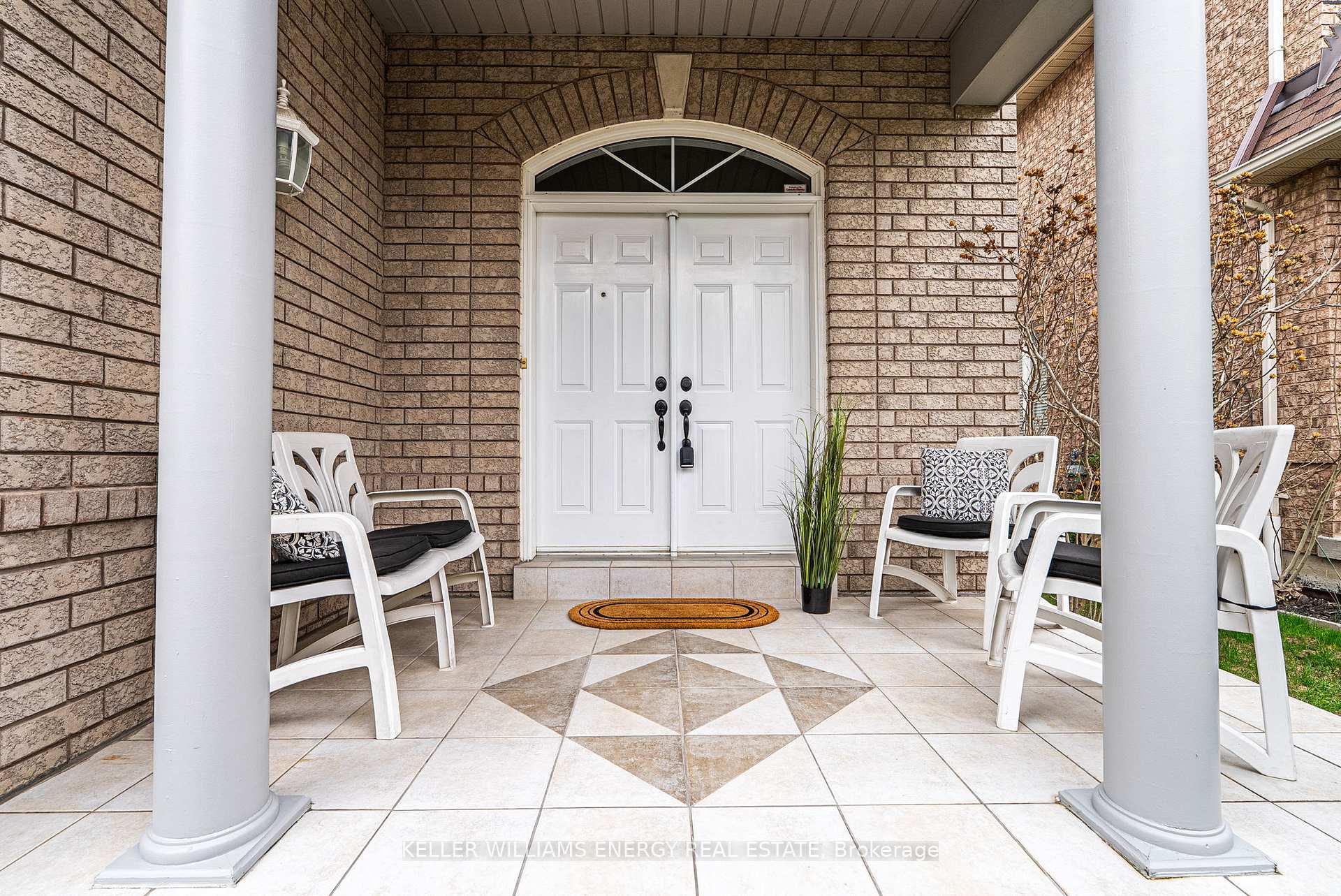 Photo 2 of 40 Tormina Boulevard, Whitby, Taunton North — HOMEH