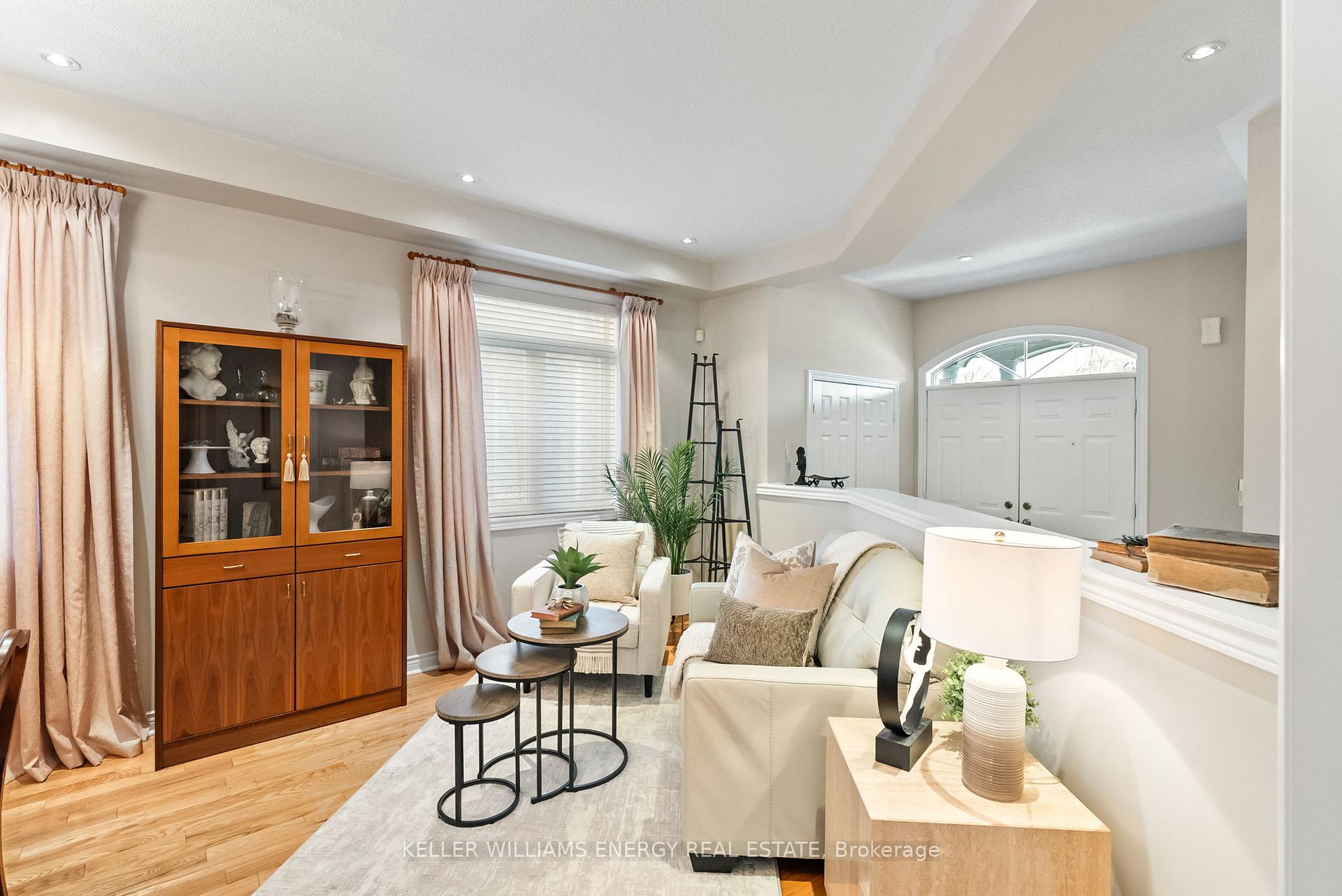 Photo 3 of 40 Tormina Boulevard, Whitby, Taunton North — HOMEH