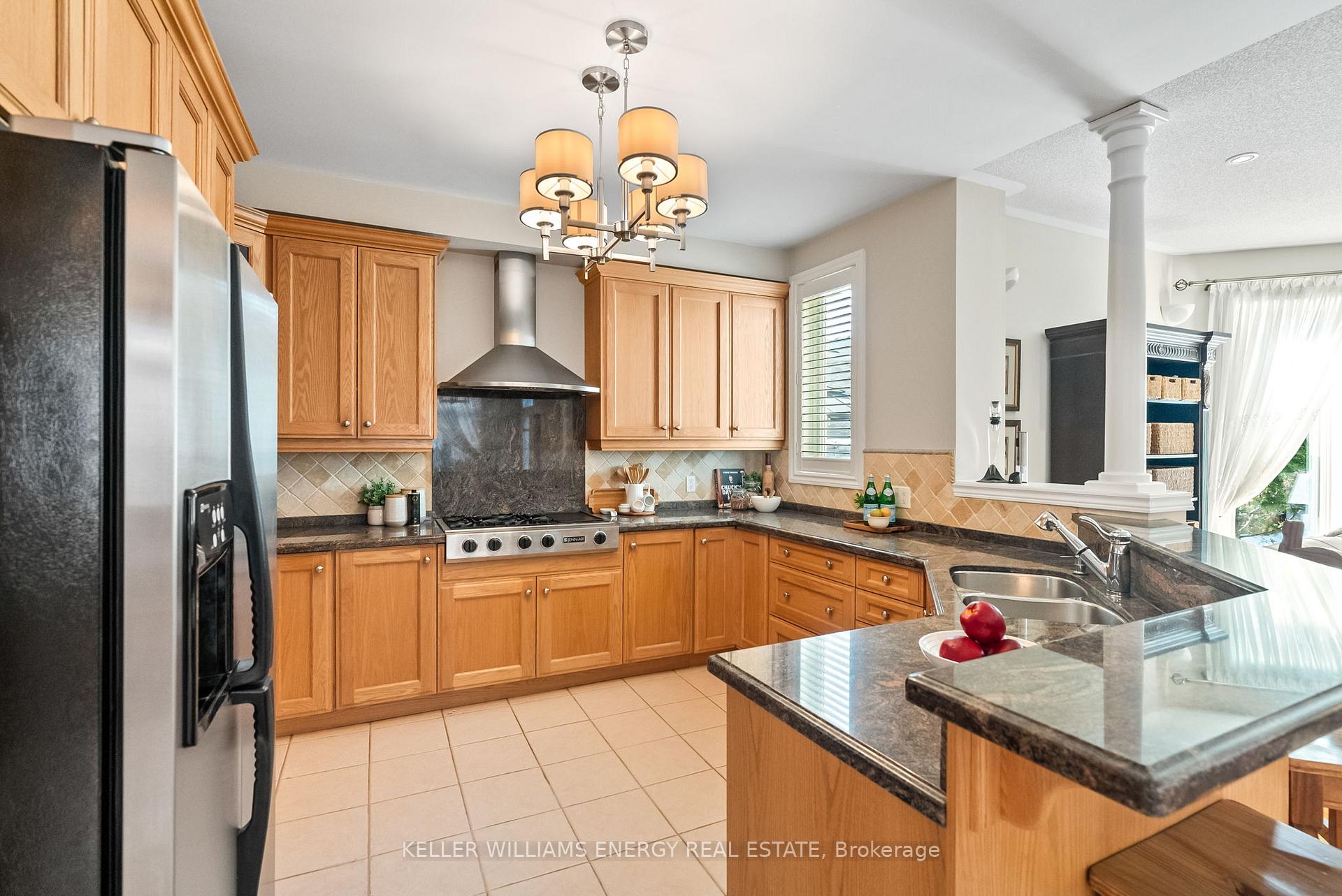 Photo 5 of 40 Tormina Boulevard, Whitby, Taunton North — HOMEH