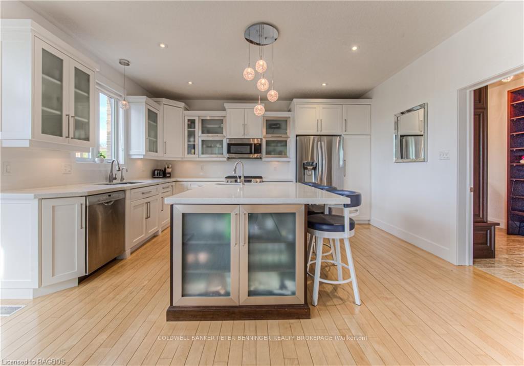 Photo 8 of 430 Rideau River Street, Waterloo, Conservation Meadows — HOMEH