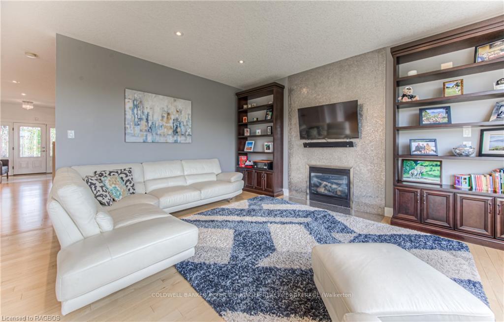 Photo 9 of 430 Rideau River Street, Waterloo, Conservation Meadows — HOMEH