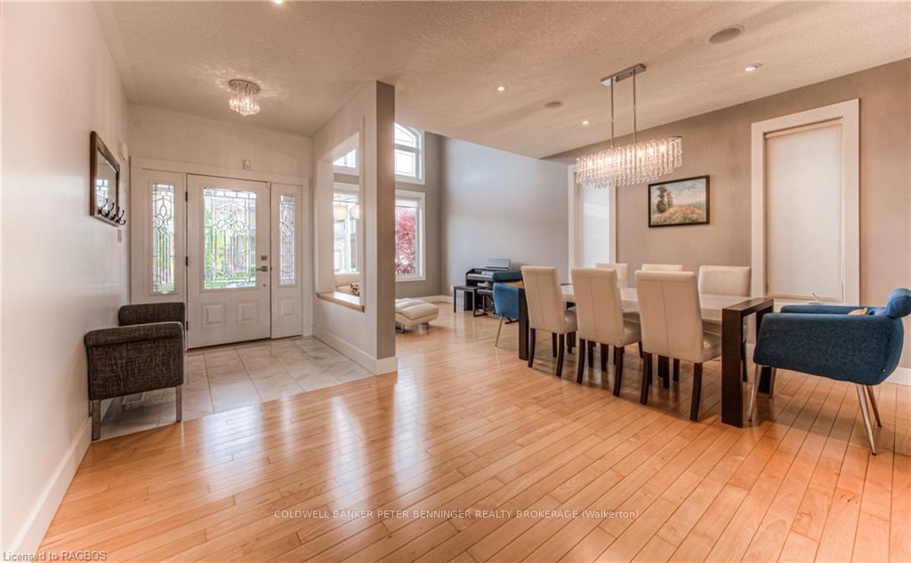 Photo 10 of 430 Rideau River Street, Waterloo, Conservation Meadows — HOMEH