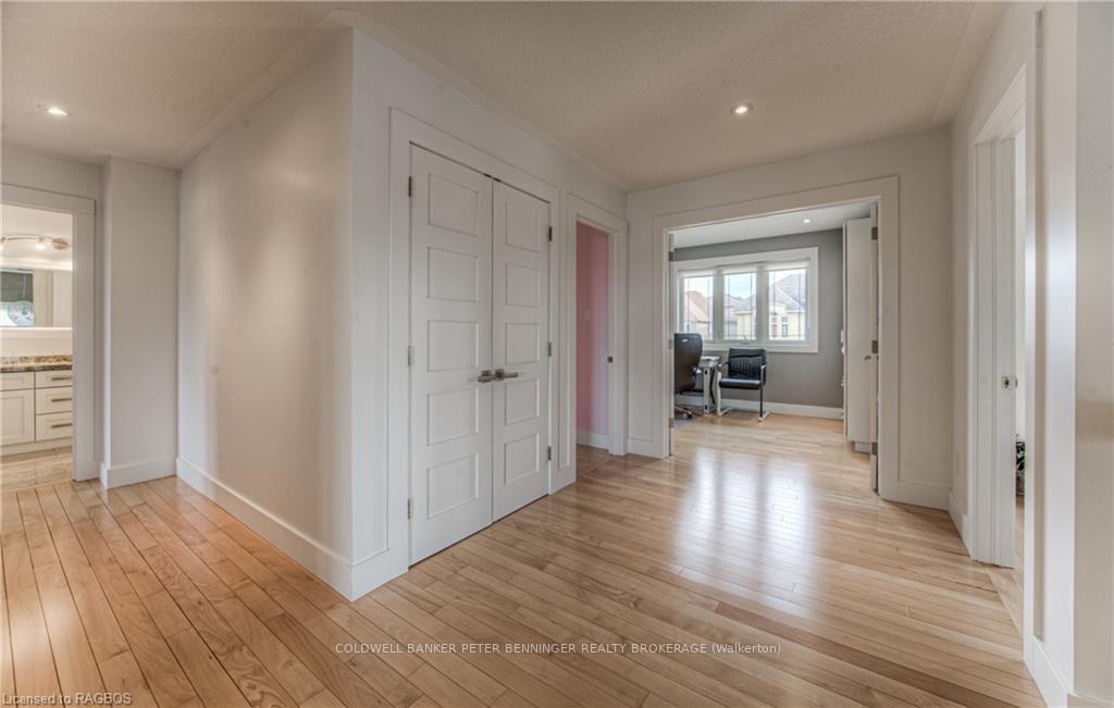 Photo 20 of 430 Rideau River Street, Waterloo, Conservation Meadows — HOMEH