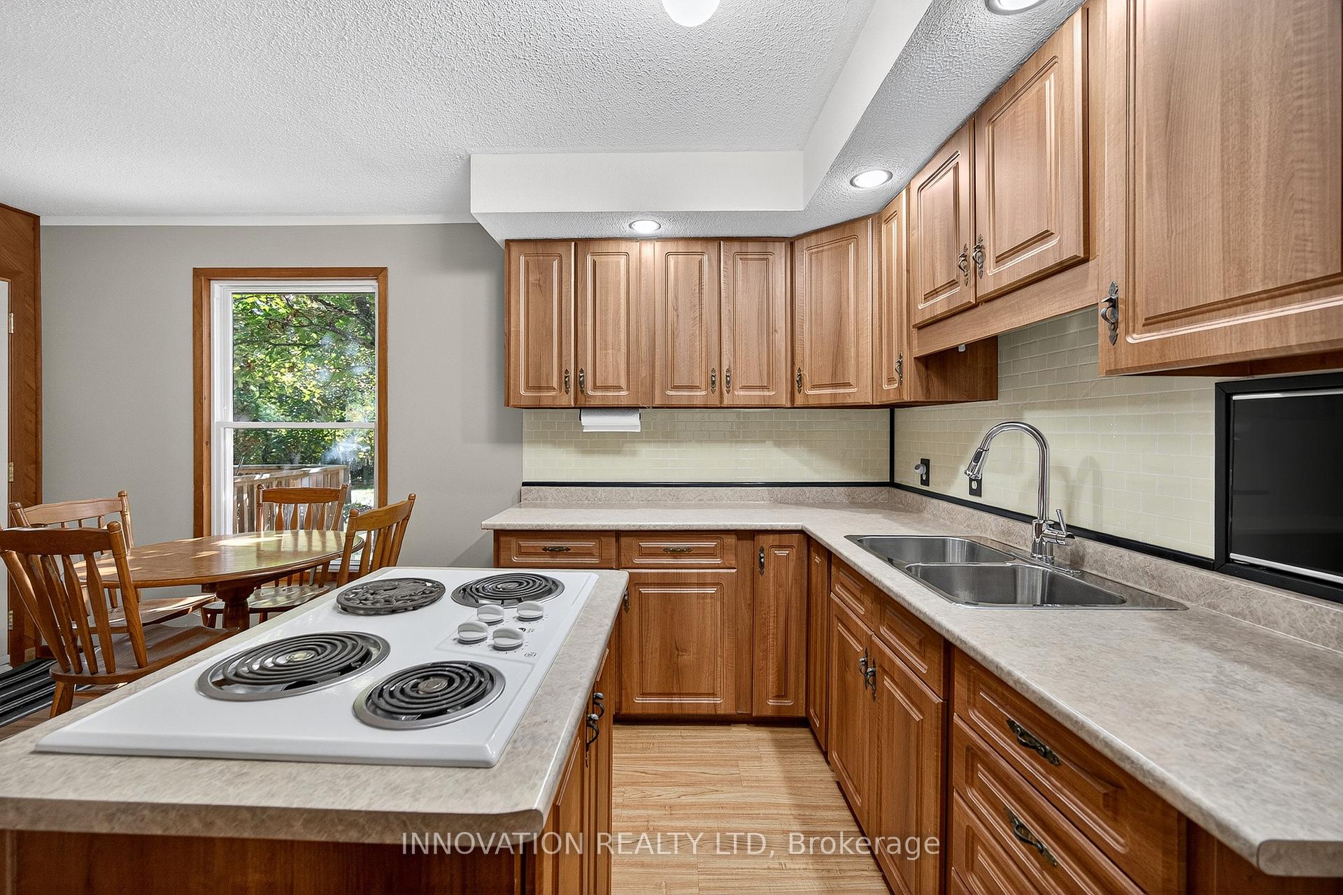 Photo 10 of 545 Richmond Road, Beckwith, Beckwith Twp — HOMEH