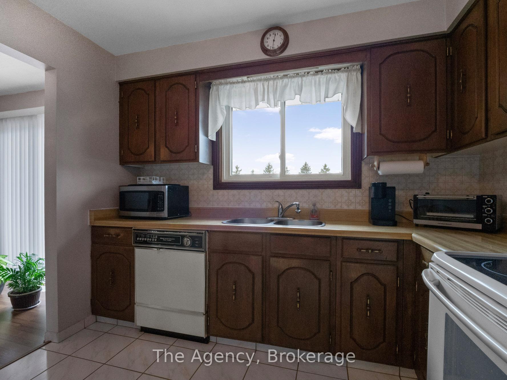 Photo 12 of 36 Robert Street, Welland, Lincoln/Crowland — HOMEH